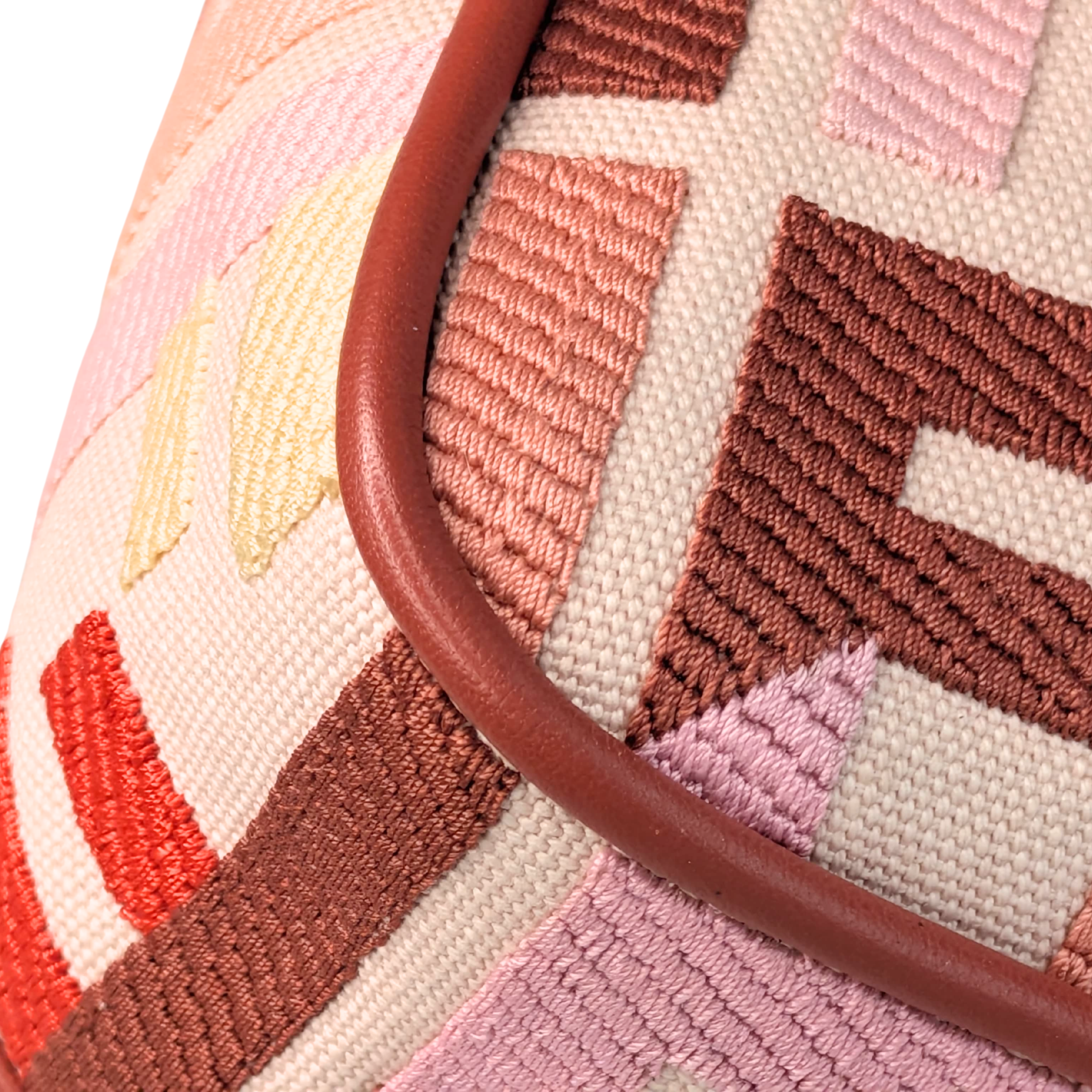 Fendi Baguette Canvas Vitello Medium FF Embroidered Rosa Quarzo Bag Multicolour
