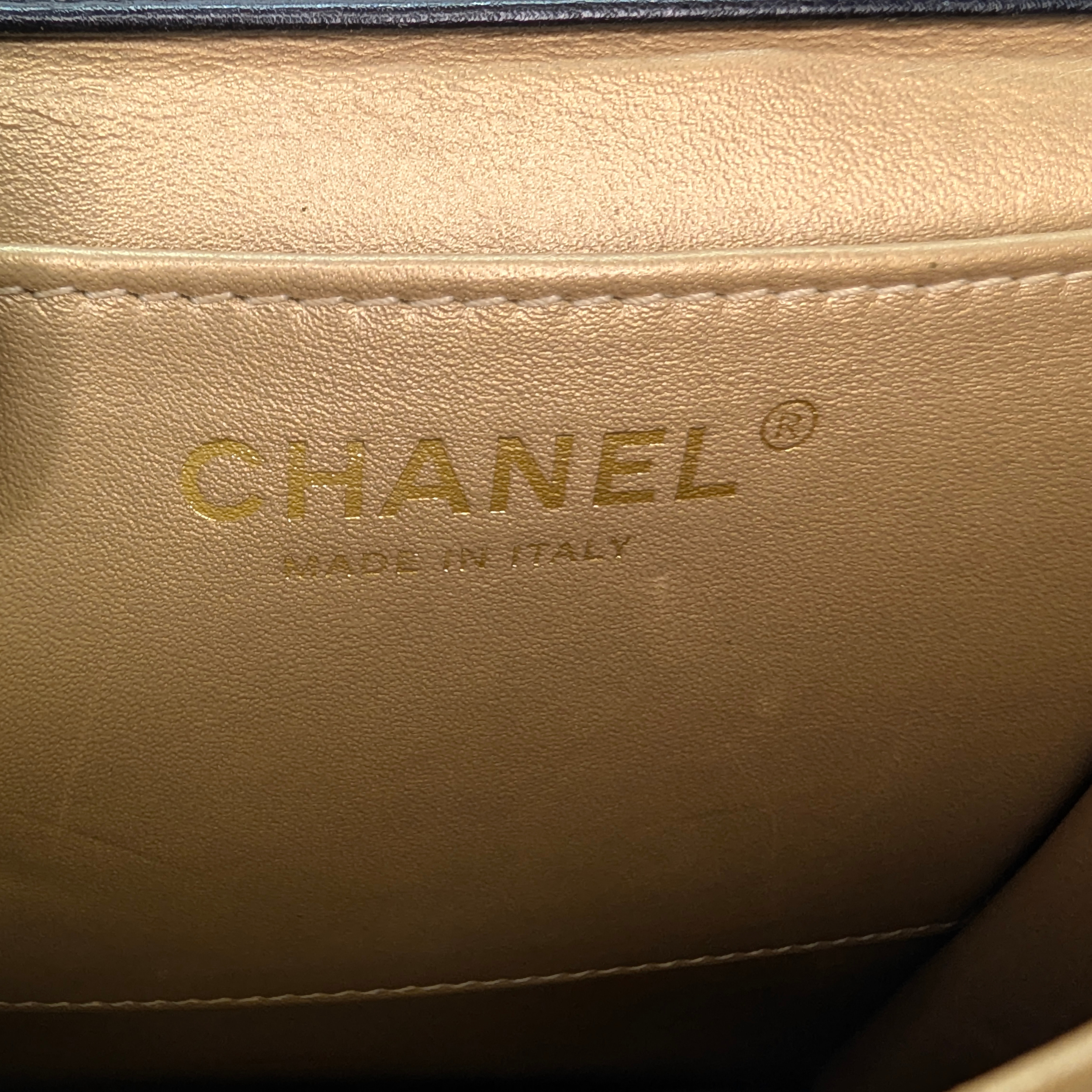 Chanel Chic Pearls Flap Bag Black