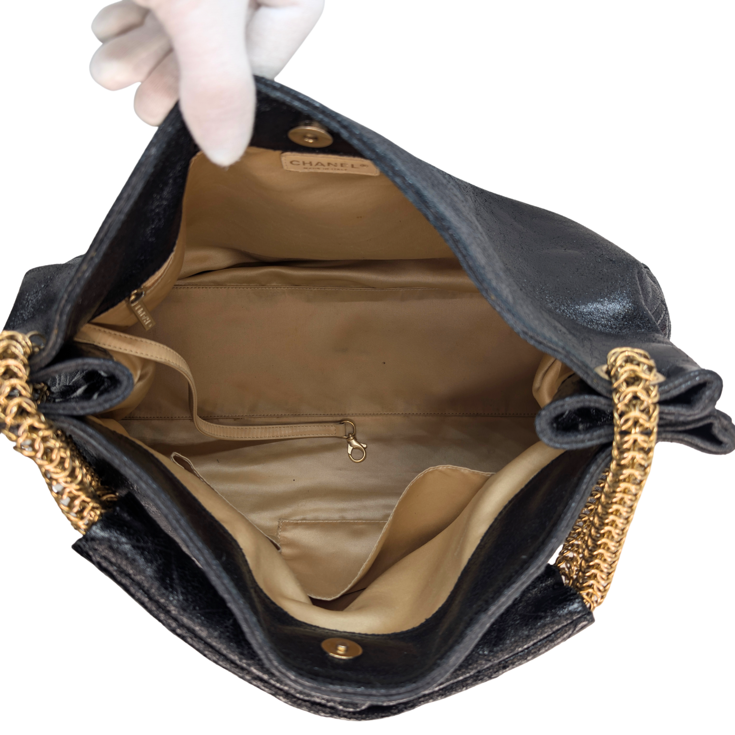 Chanel Rodeo Drive Hobo Tote Bag Black