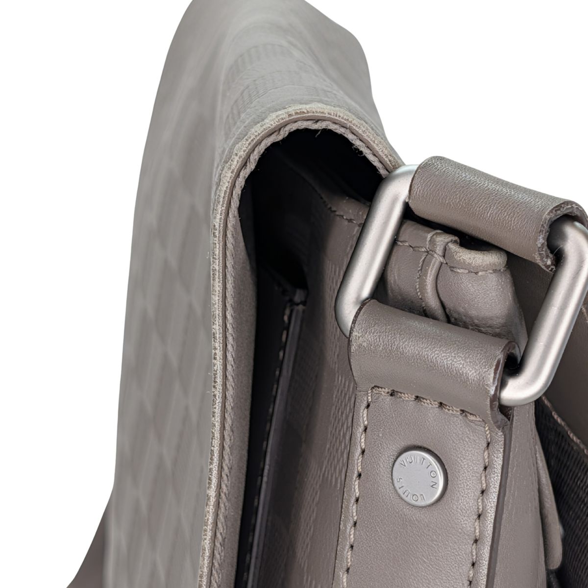 Louis Vuitton District MM Messenger Damier Infini Granit