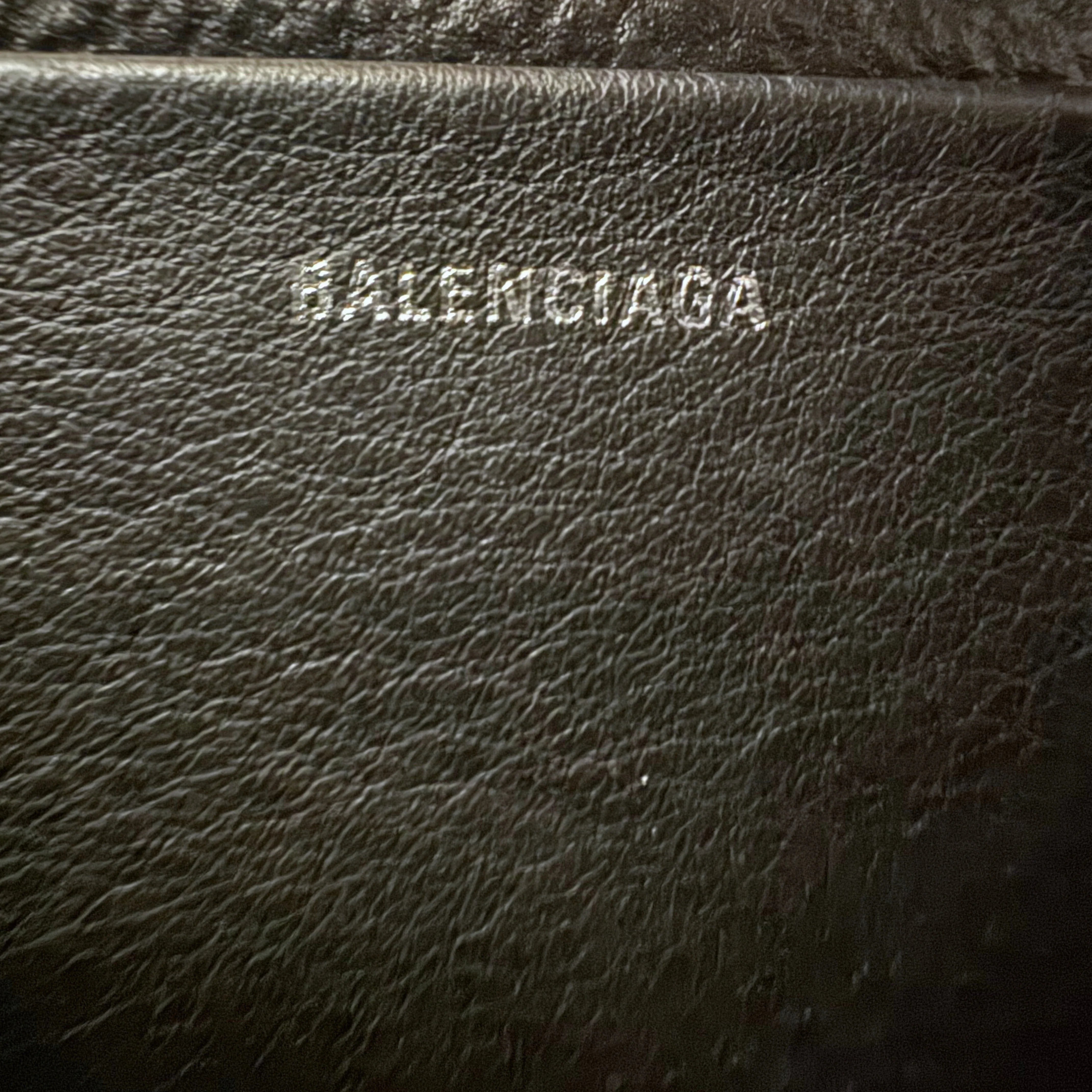 BALENCIAGA Calfskin Logo Everyday Camera Bag /Black - Lost Designer