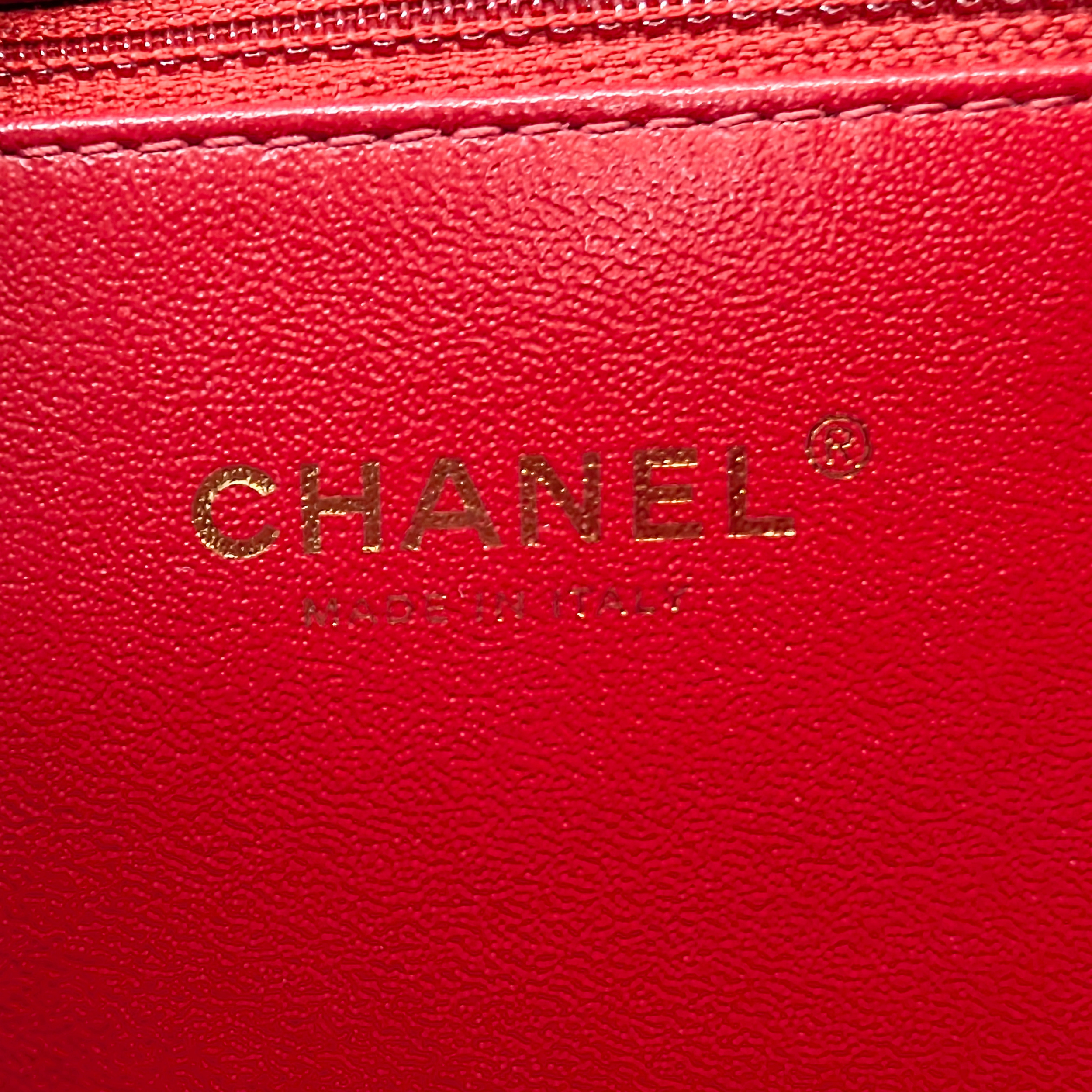 Chanel Medium CC Quilted Caviar Filigree Flap Bag Red