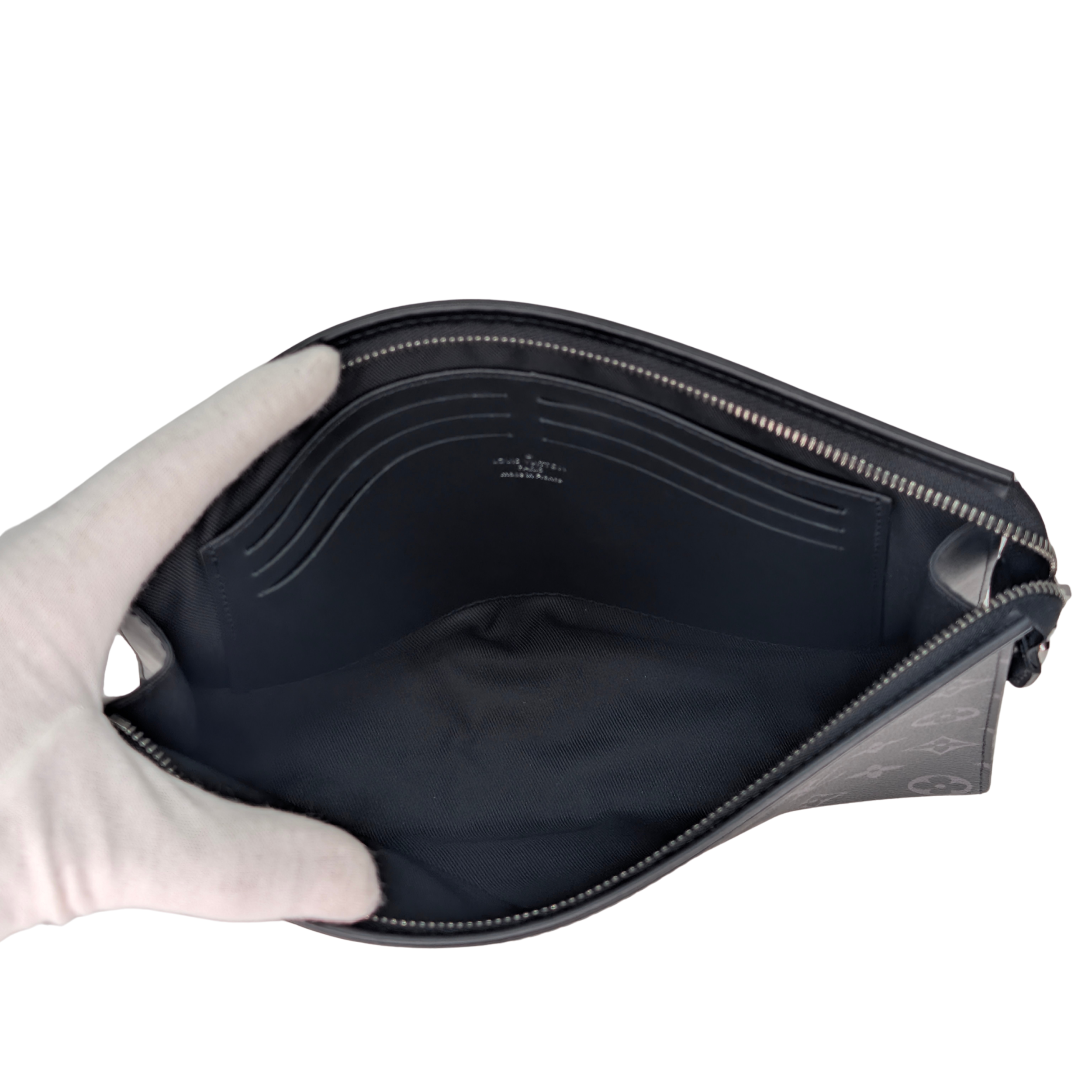 Louis Vuitton Pochette Voyage MM Clutch