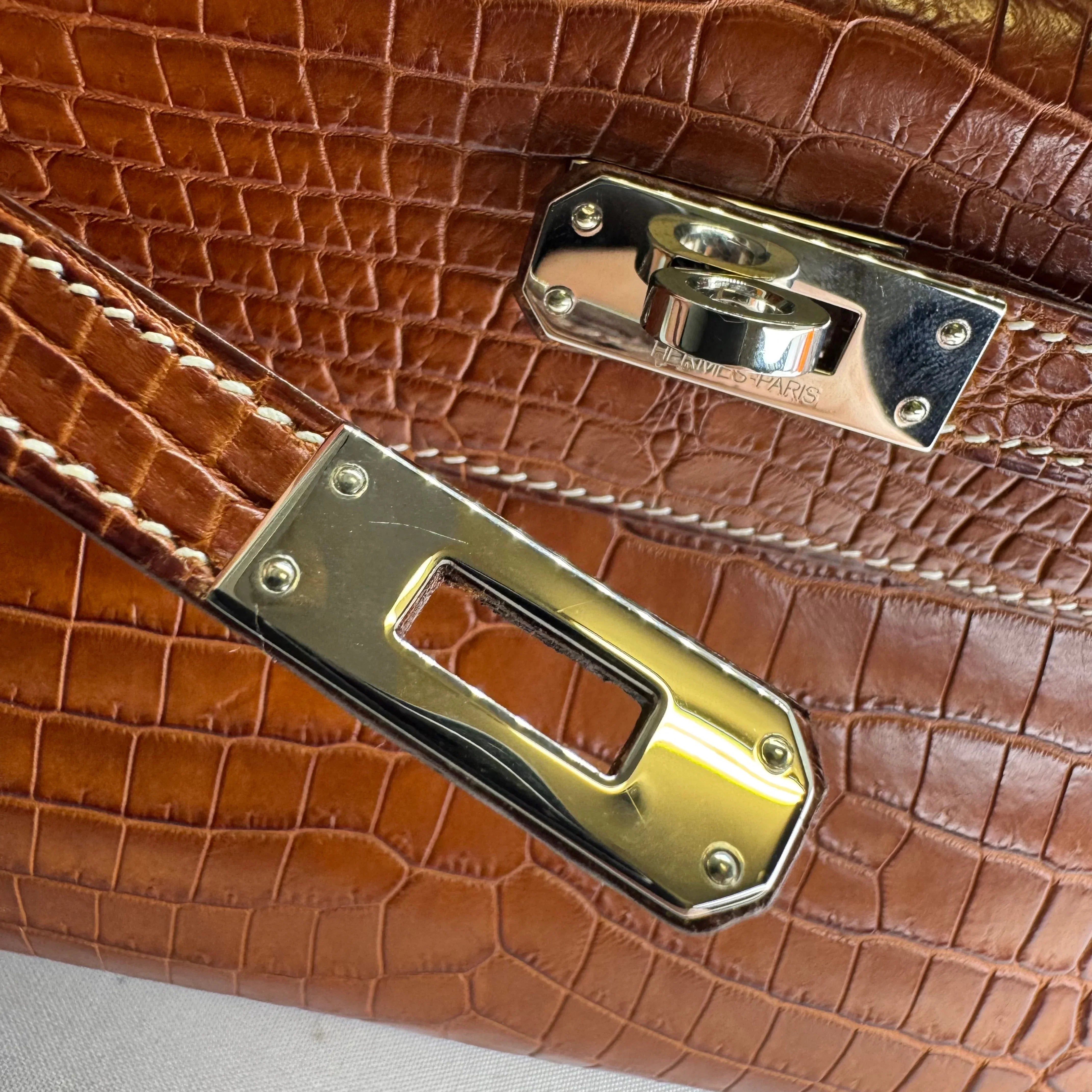 Hermes Kelly Pochette Fauve Niloticus Crocodile PHW □ J Stamp - Lost Designer