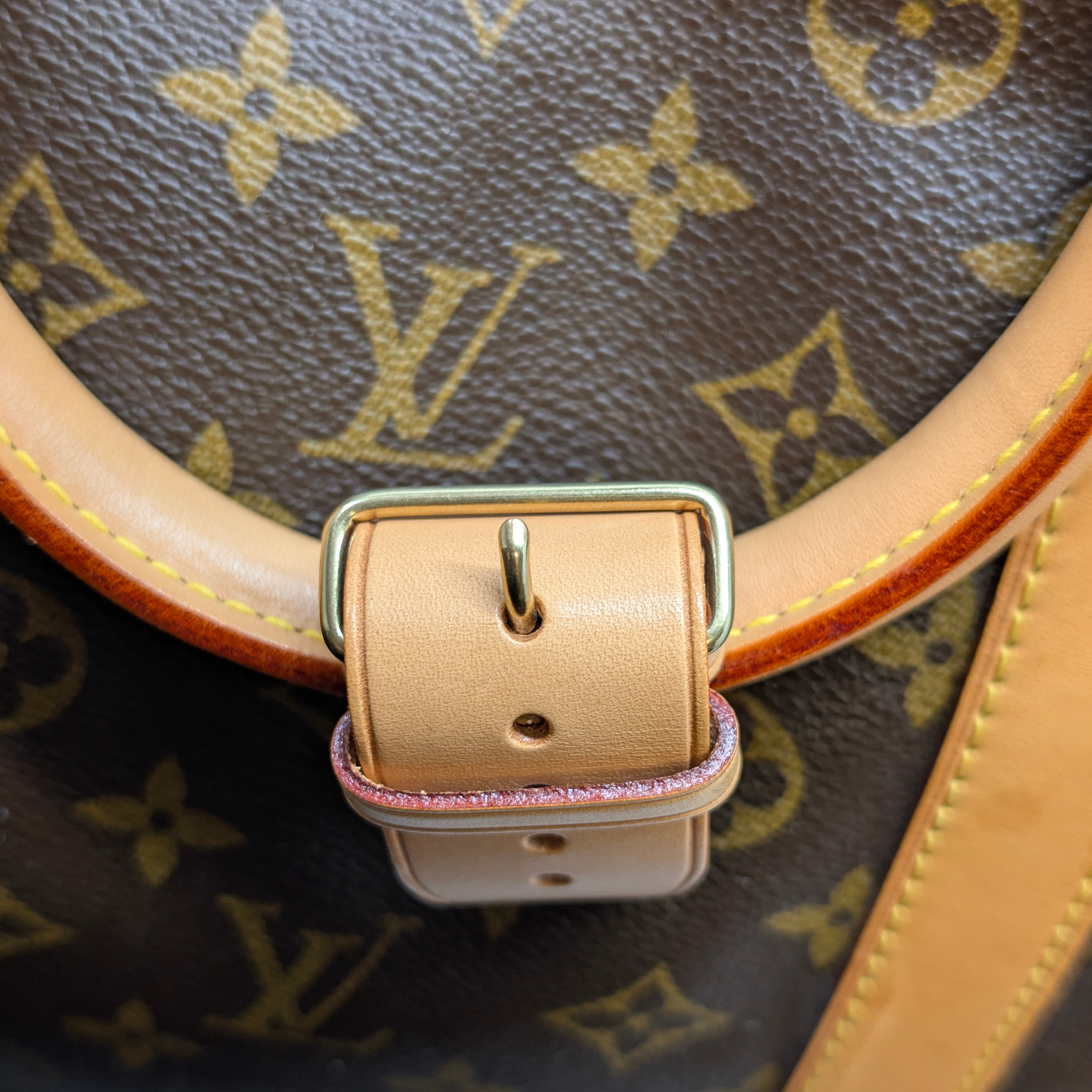 Louis Vuitton Keepall Bandouliere 60 Monogram Duffle Bag