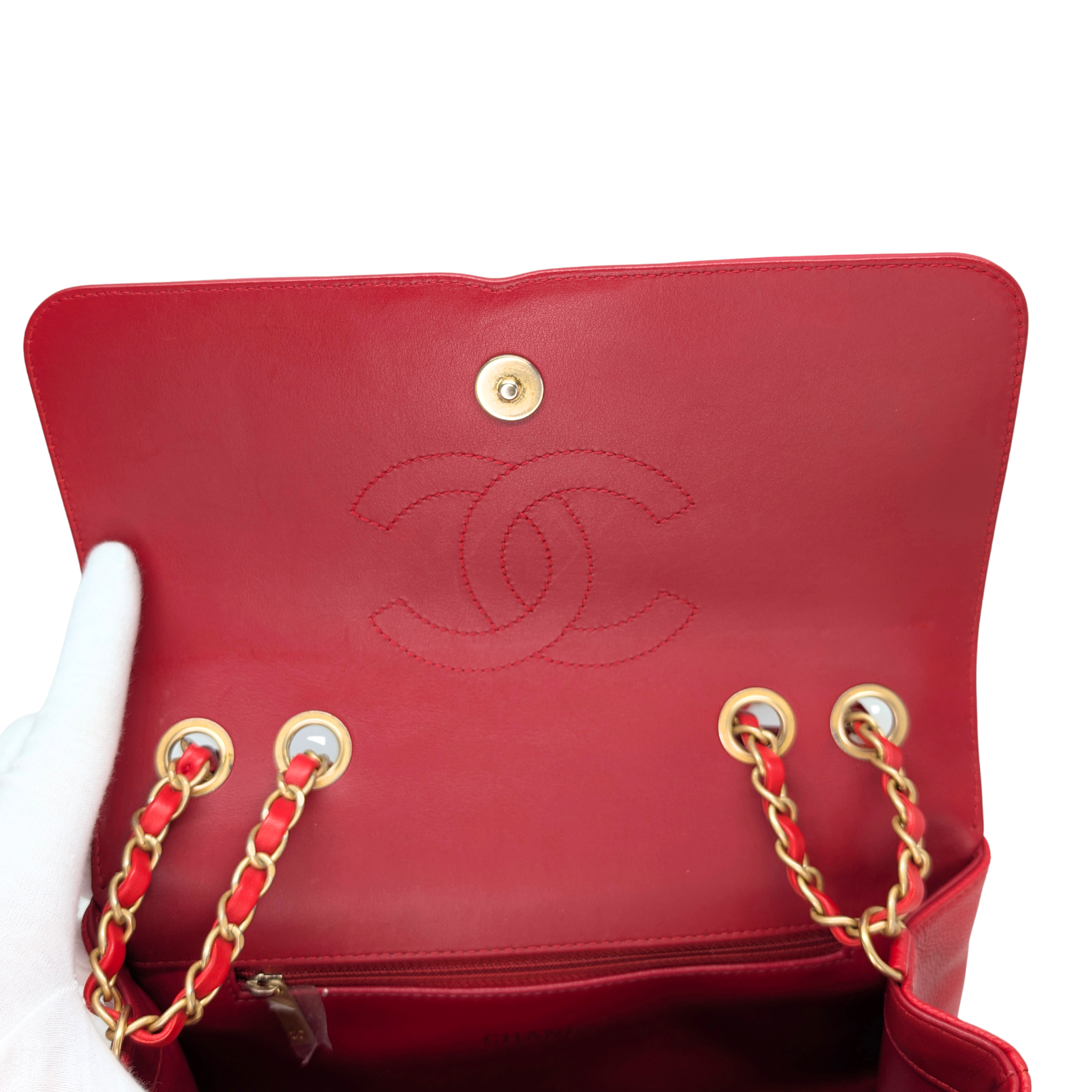 Chanel Medium CC Quilted Caviar Filigree Flap Bag Red