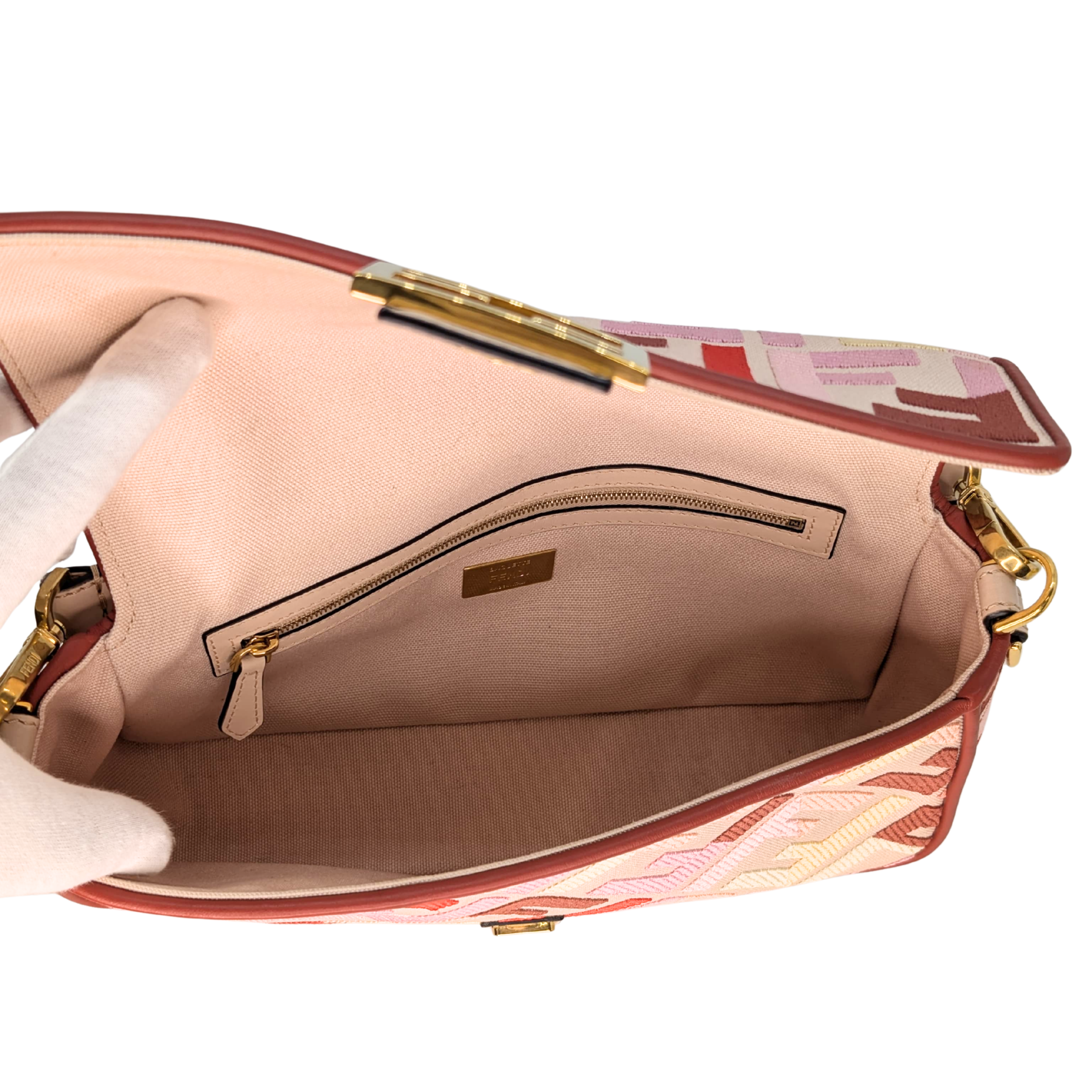 Fendi Baguette Canvas Vitello Medium FF Embroidered Rosa Quarzo Bag Multicolour