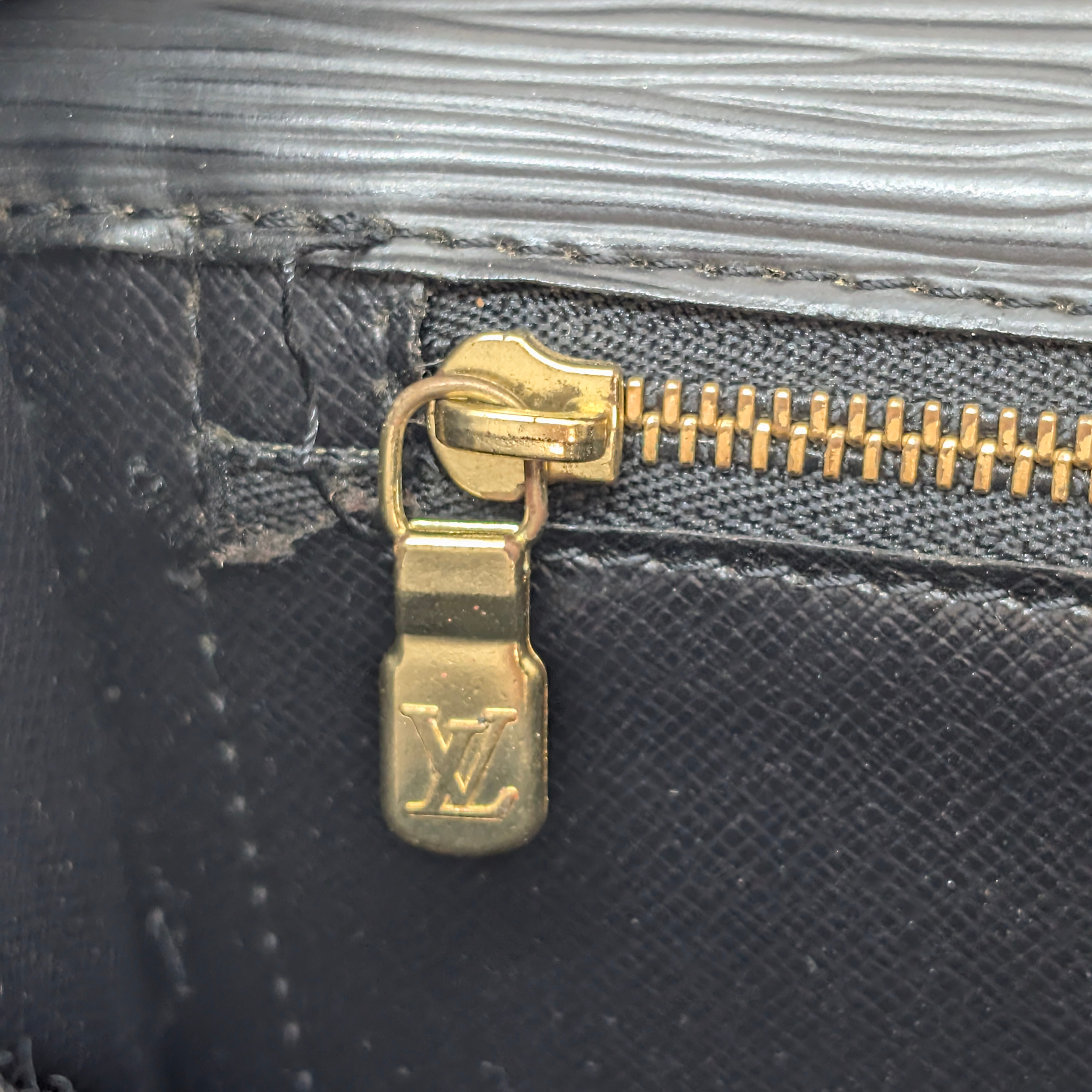 Louis Vuitton Monceau 28 Epi Bag Black