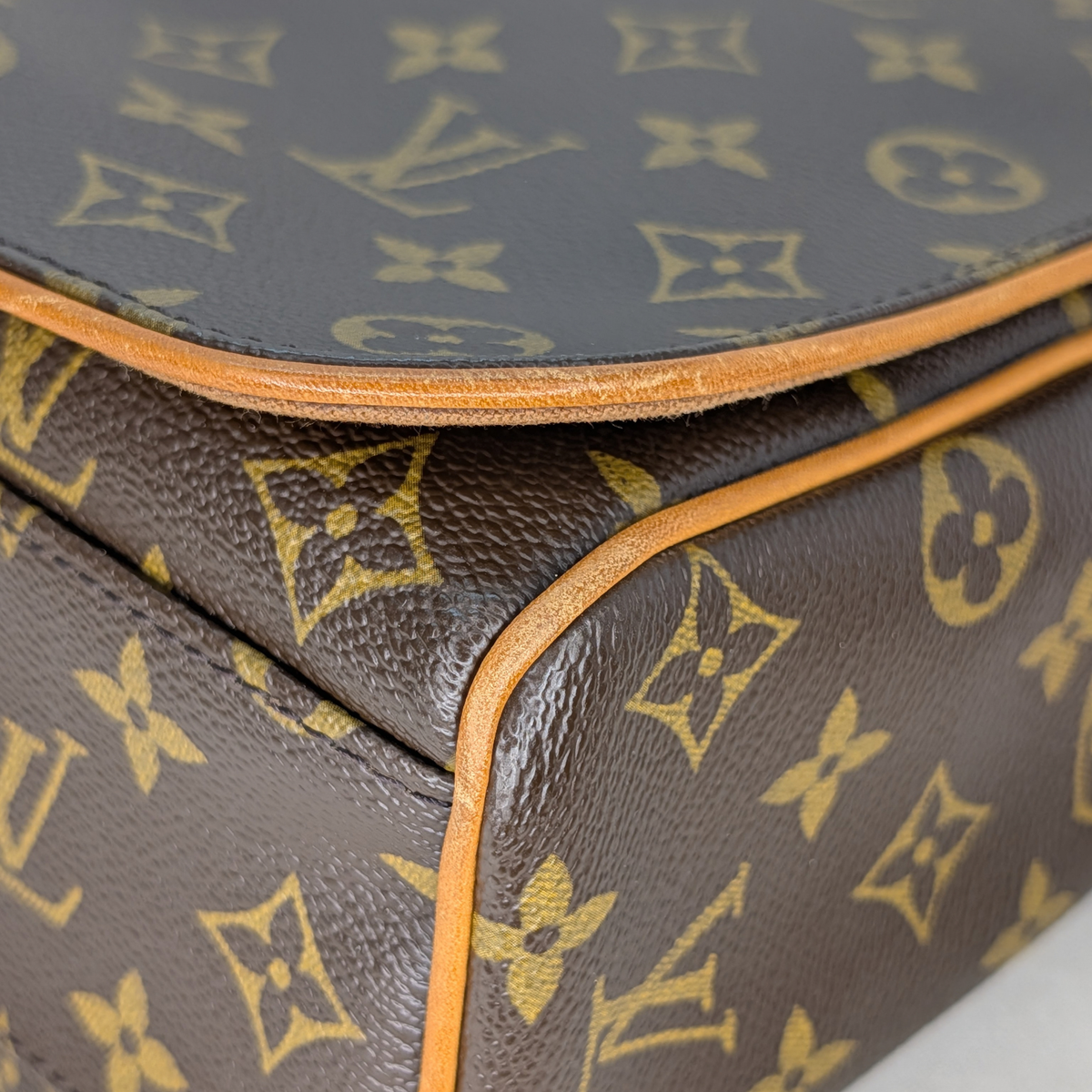 Louis Vuitton Abbesses Messenger Bag