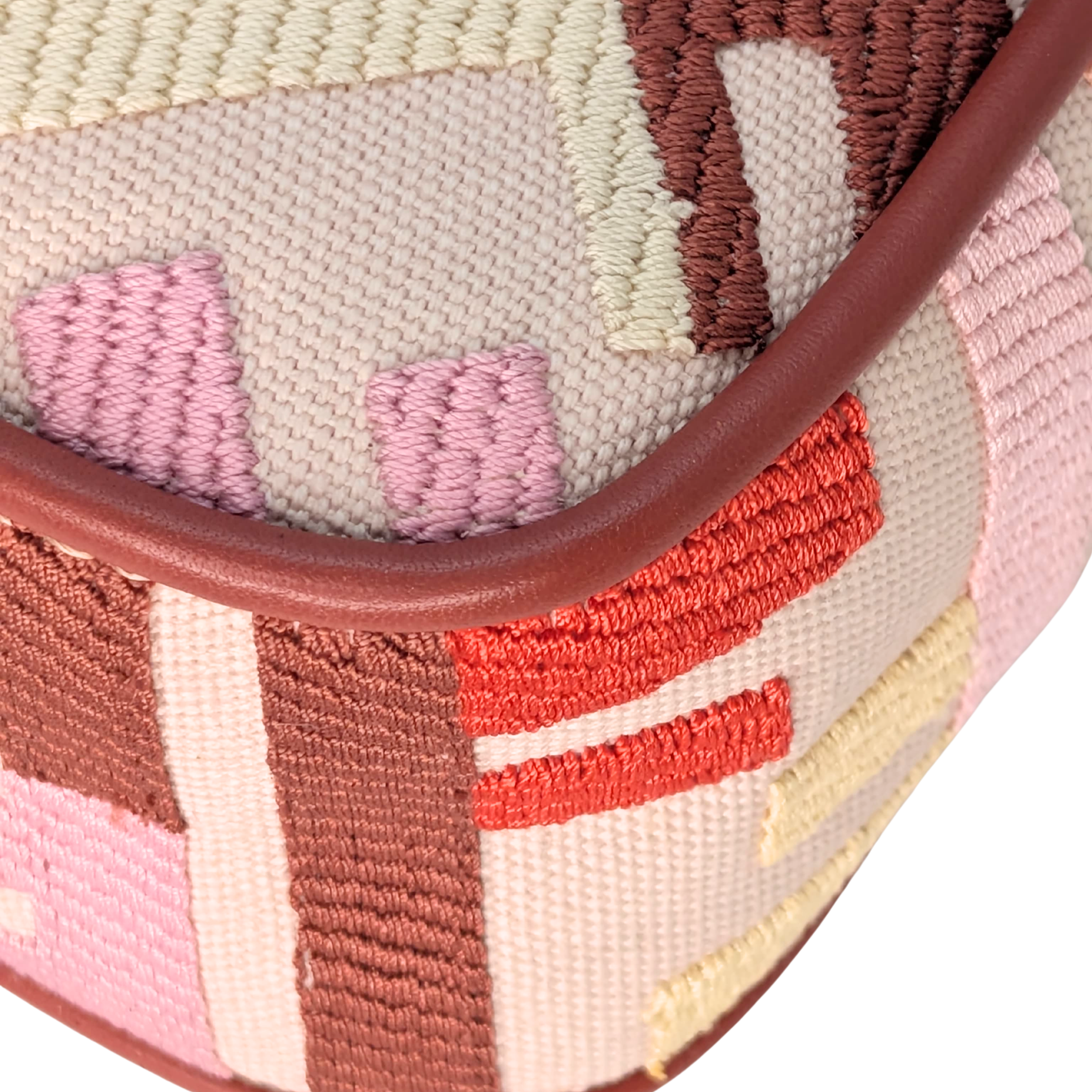 Fendi Baguette Canvas Vitello Medium FF Embroidered Rosa Quarzo Bag Multicolour