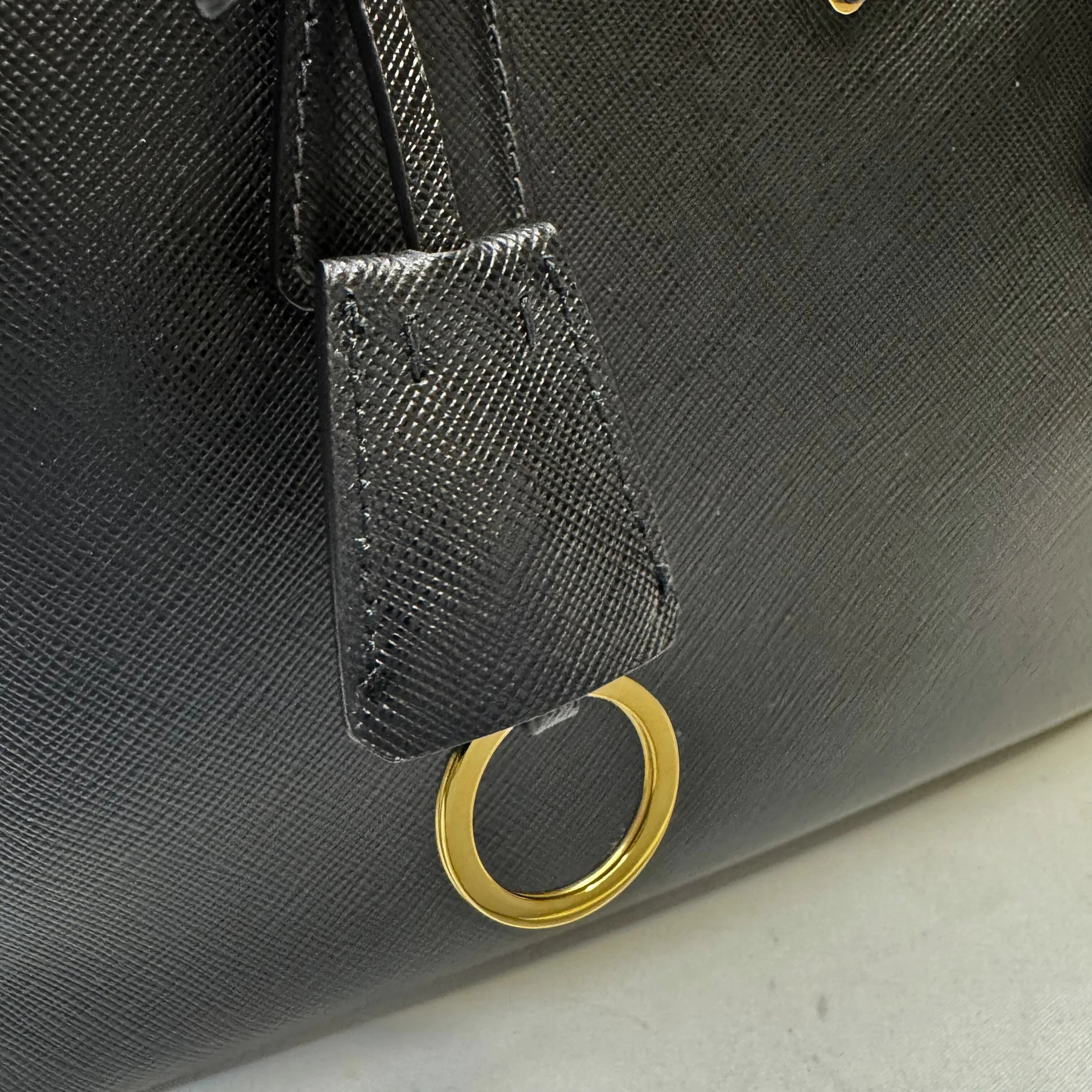 Prada Medium Galleria Saffiano leather bag Black - Lost Designer