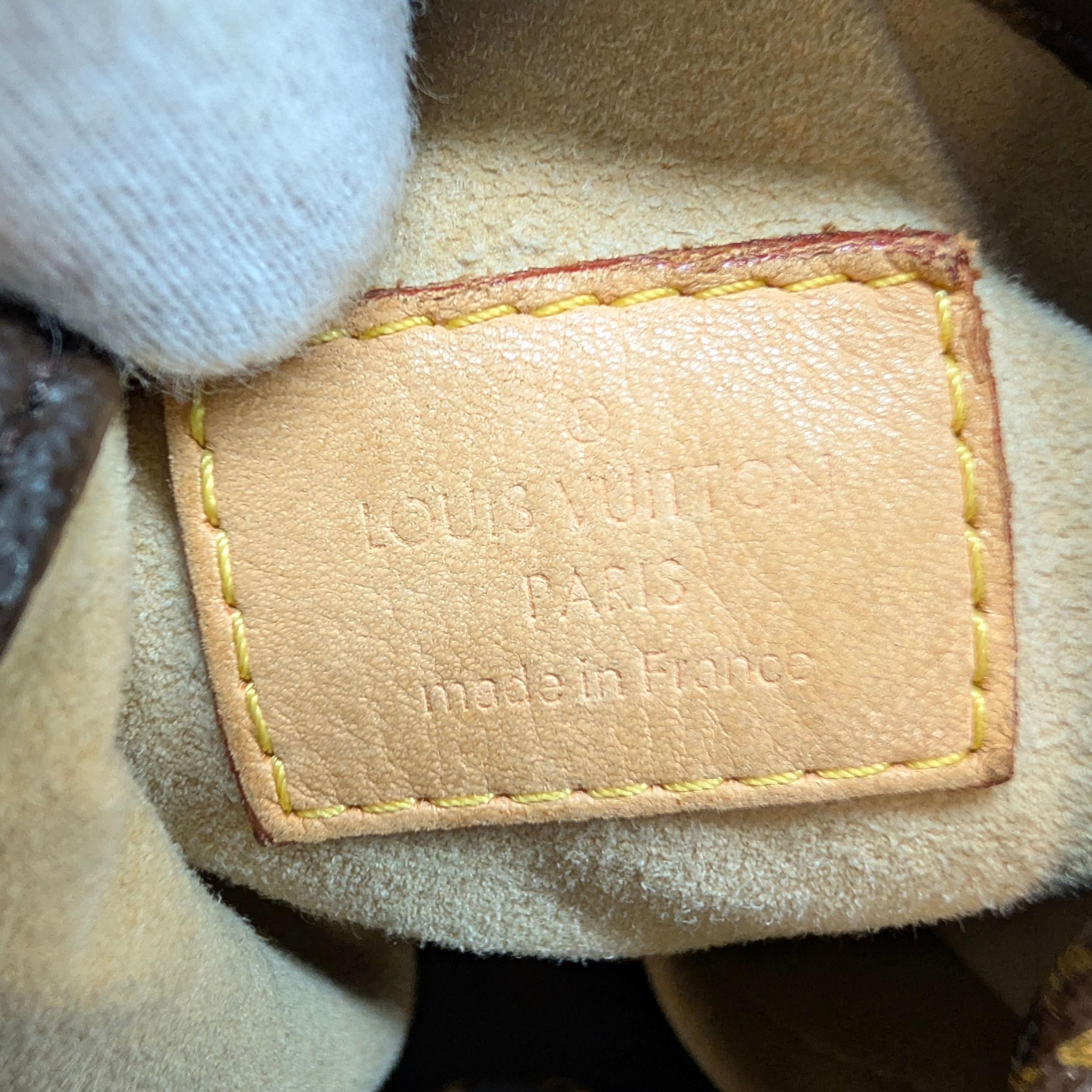 Louis Vuitton Artsy GM Monogram Shoulder Bag