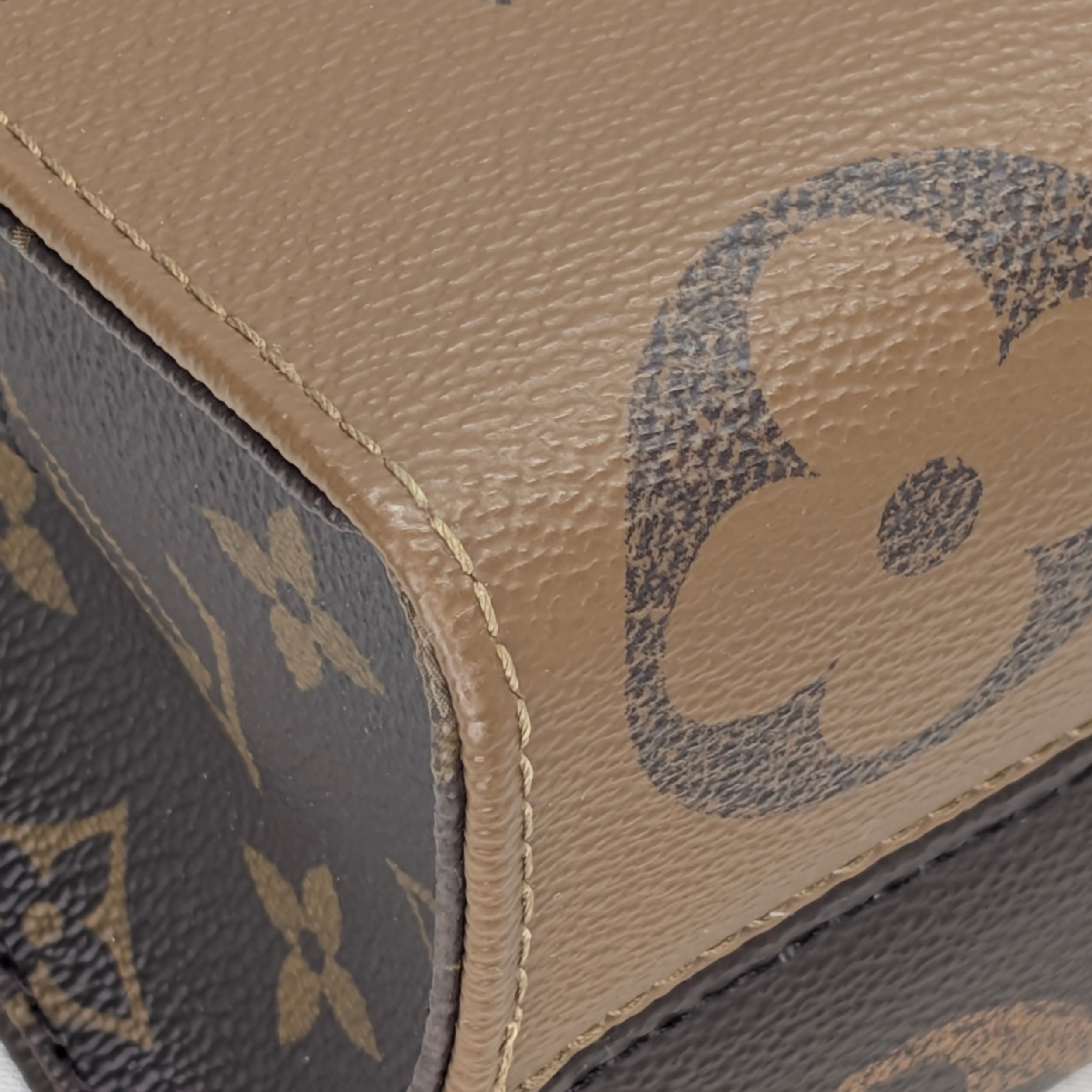 路易威登OnTheGo East West Monogram
