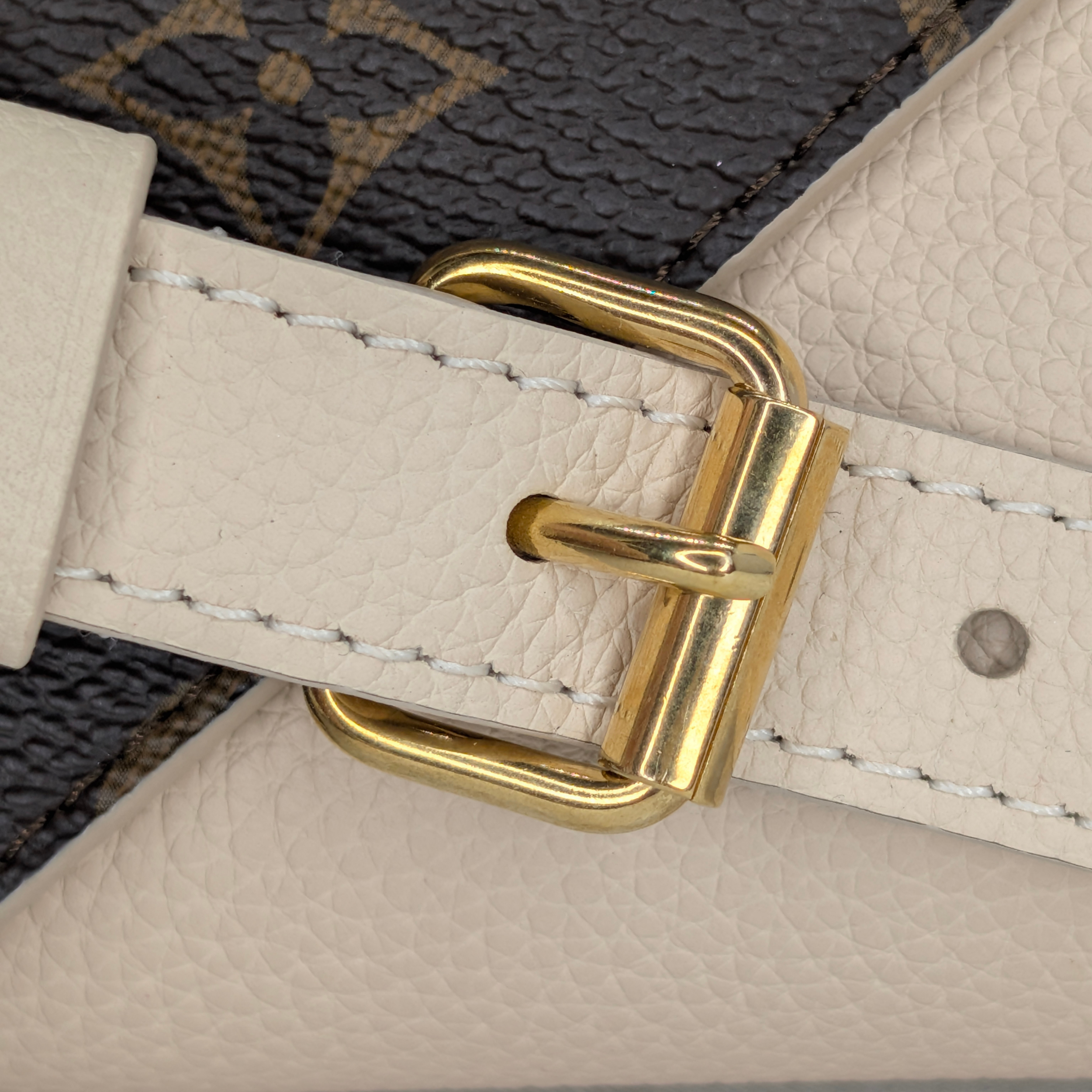 Louis Vuitton Double V Leather Bag Monogram Beige