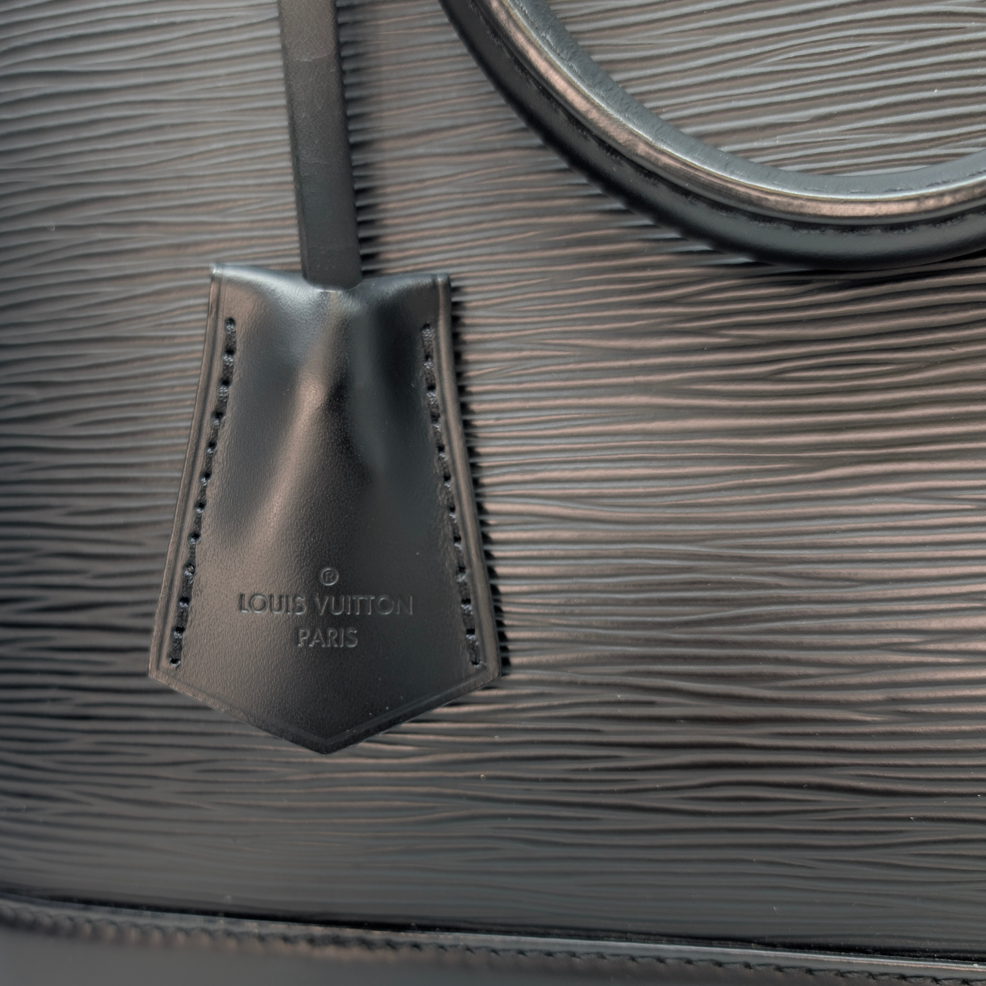 Louis Vuitton Alma MM Handbag Epi Leather Black