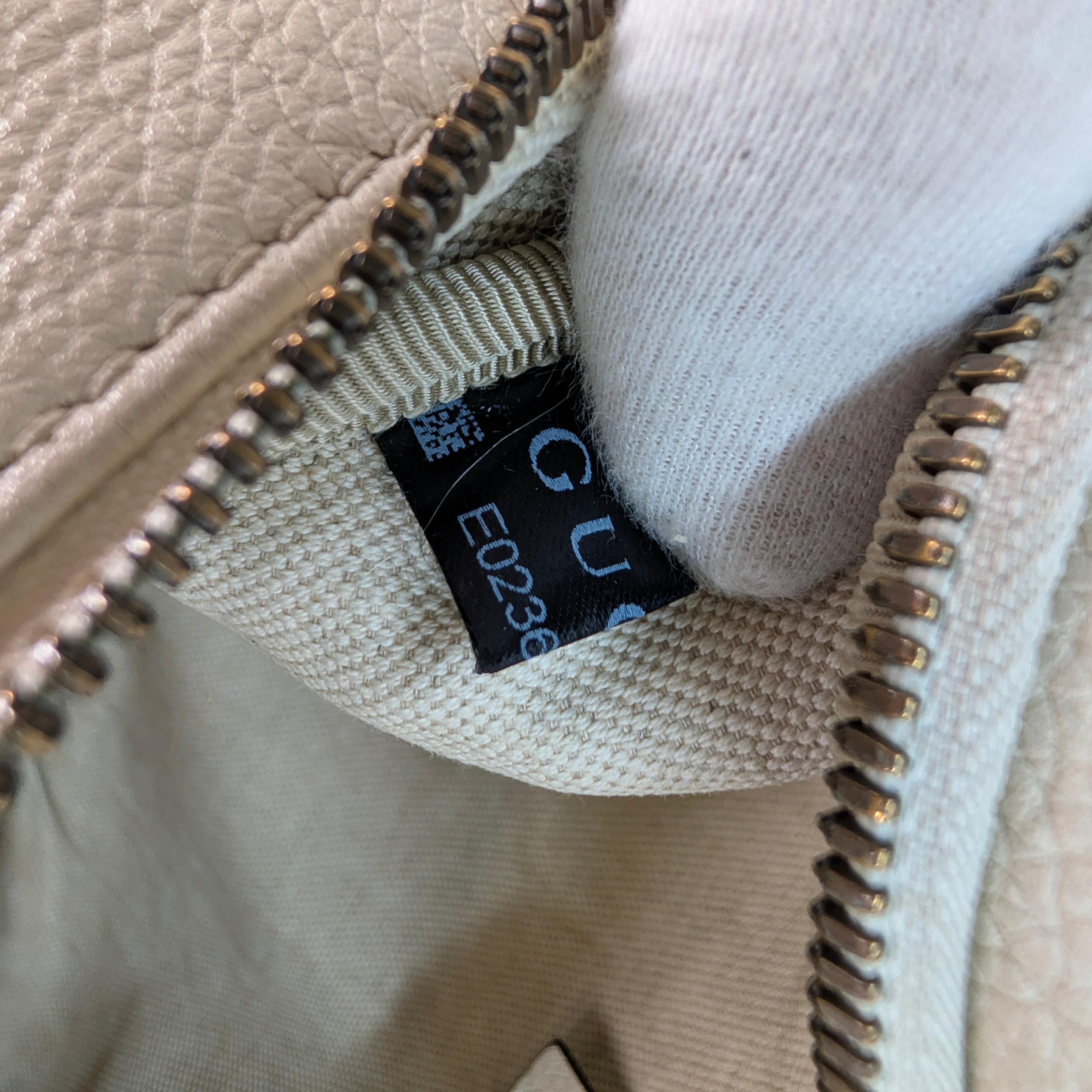 Gucci Grained Calfskin Logo Belt Bum Bag Beige