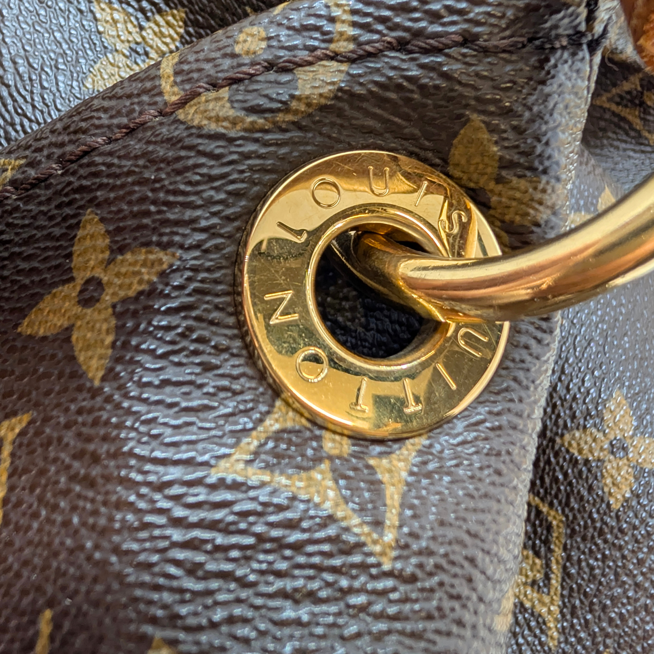 Louis Vuitton Artsy GM Monogram Shoulder Bag