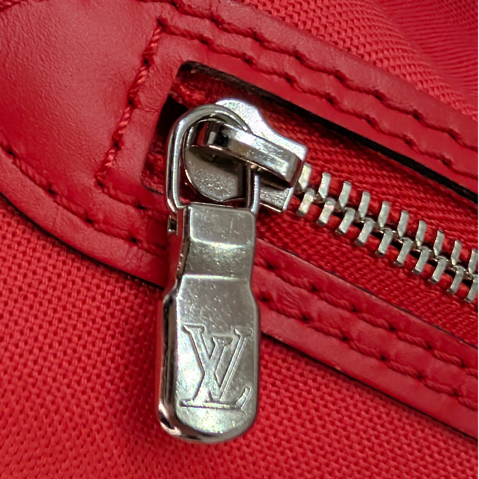 Louis Vuitton Escale Neverfull MM Rouge