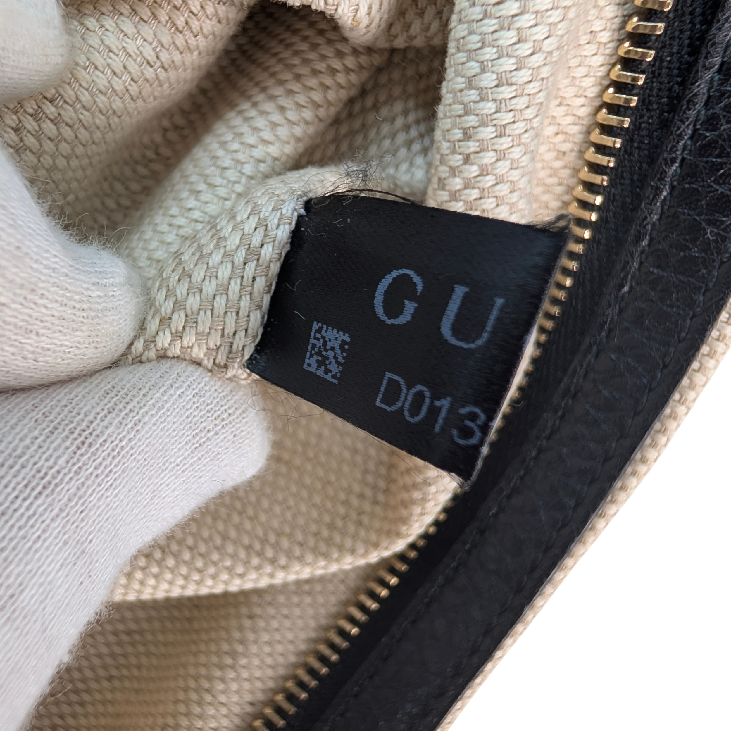 Gucci Soho Pebbled Leather GG Tassel Bag Black