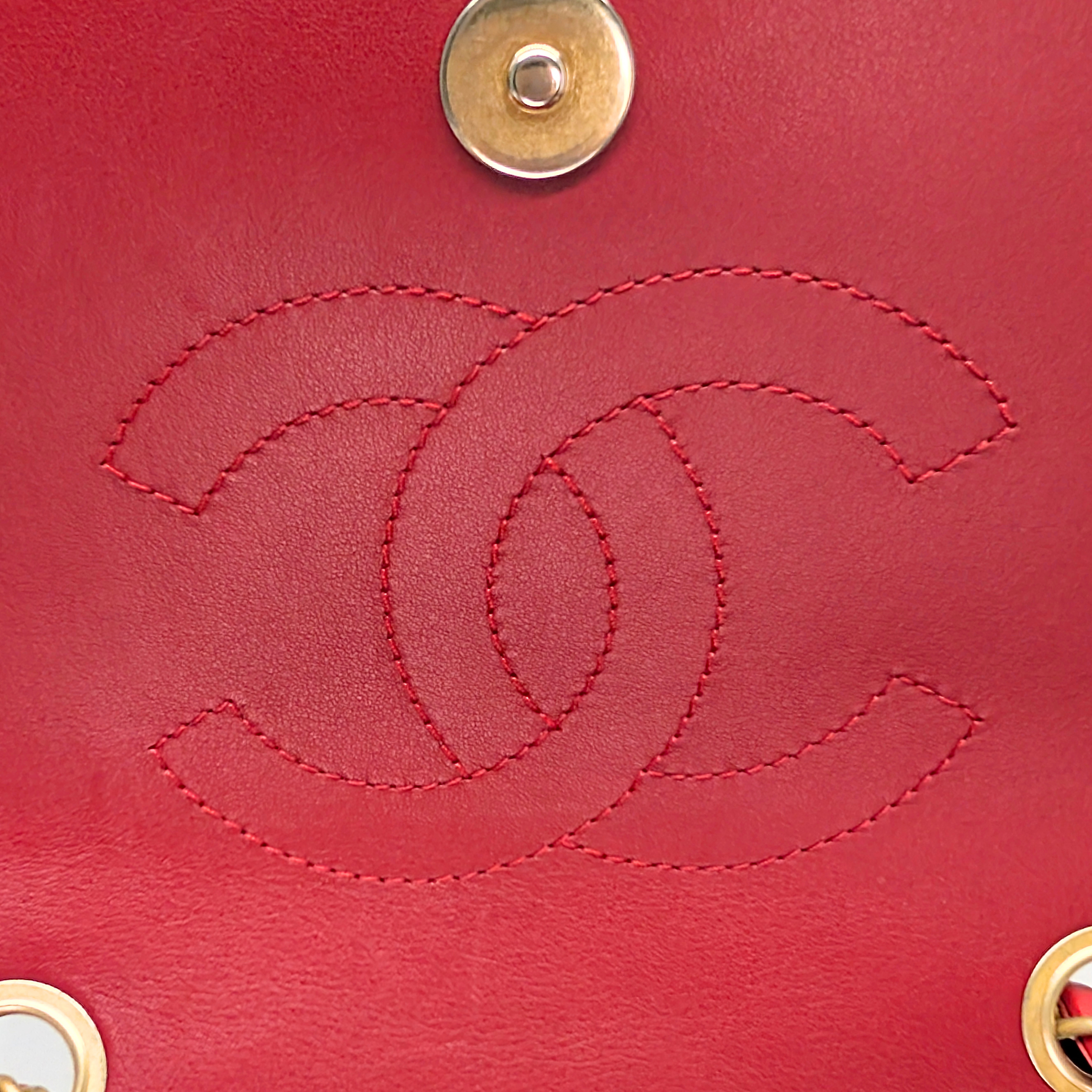 Chanel Medium CC Quilted Caviar Filigree Flap Bag Red