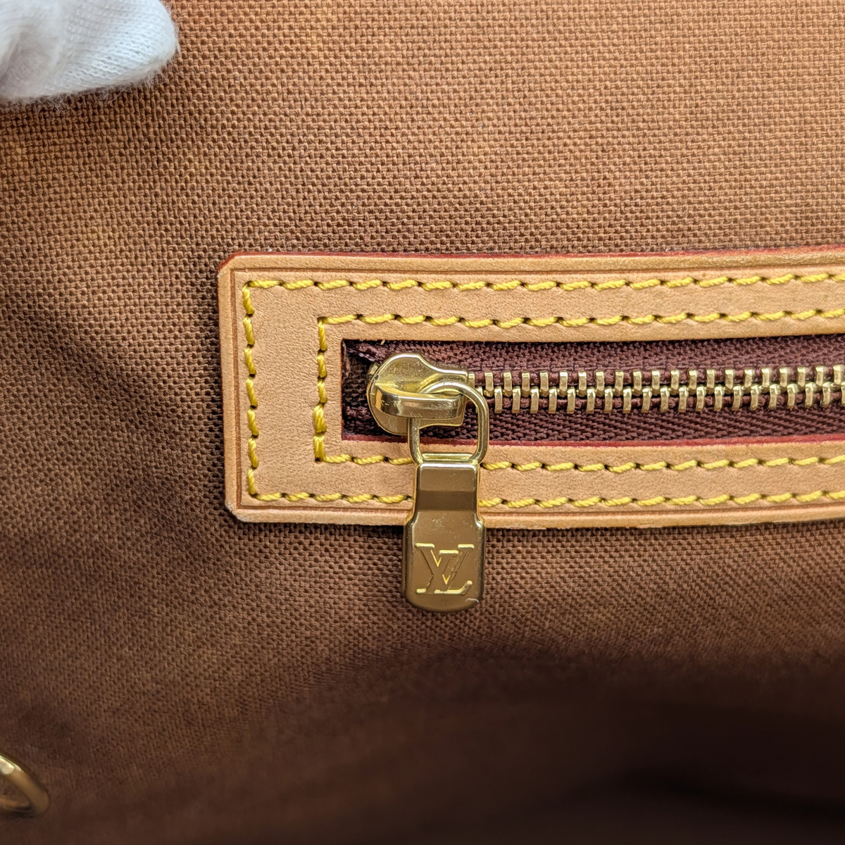 Louis Vuitton Abbesses Messenger Bag