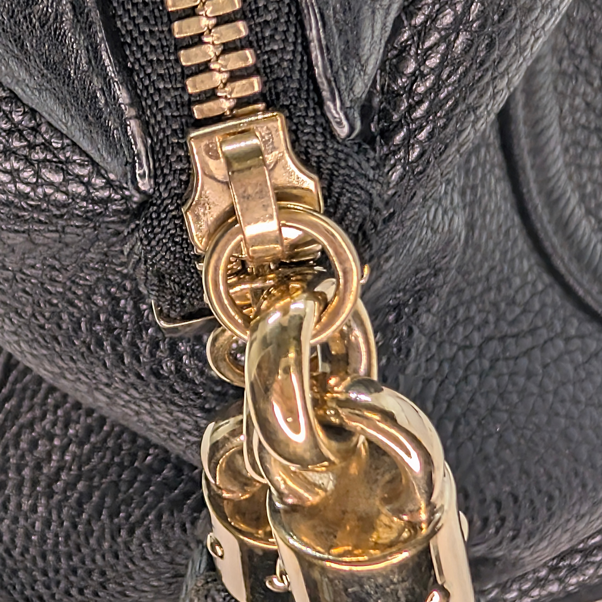 Gucci Soho Pebbled Leather GG Tassel Bag Black
