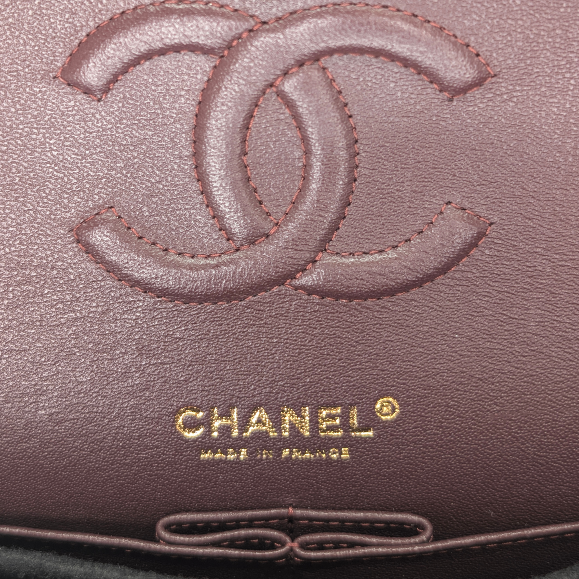 Chanel Classic Flap Bag Caviar Leather Medium Black (Microchip)