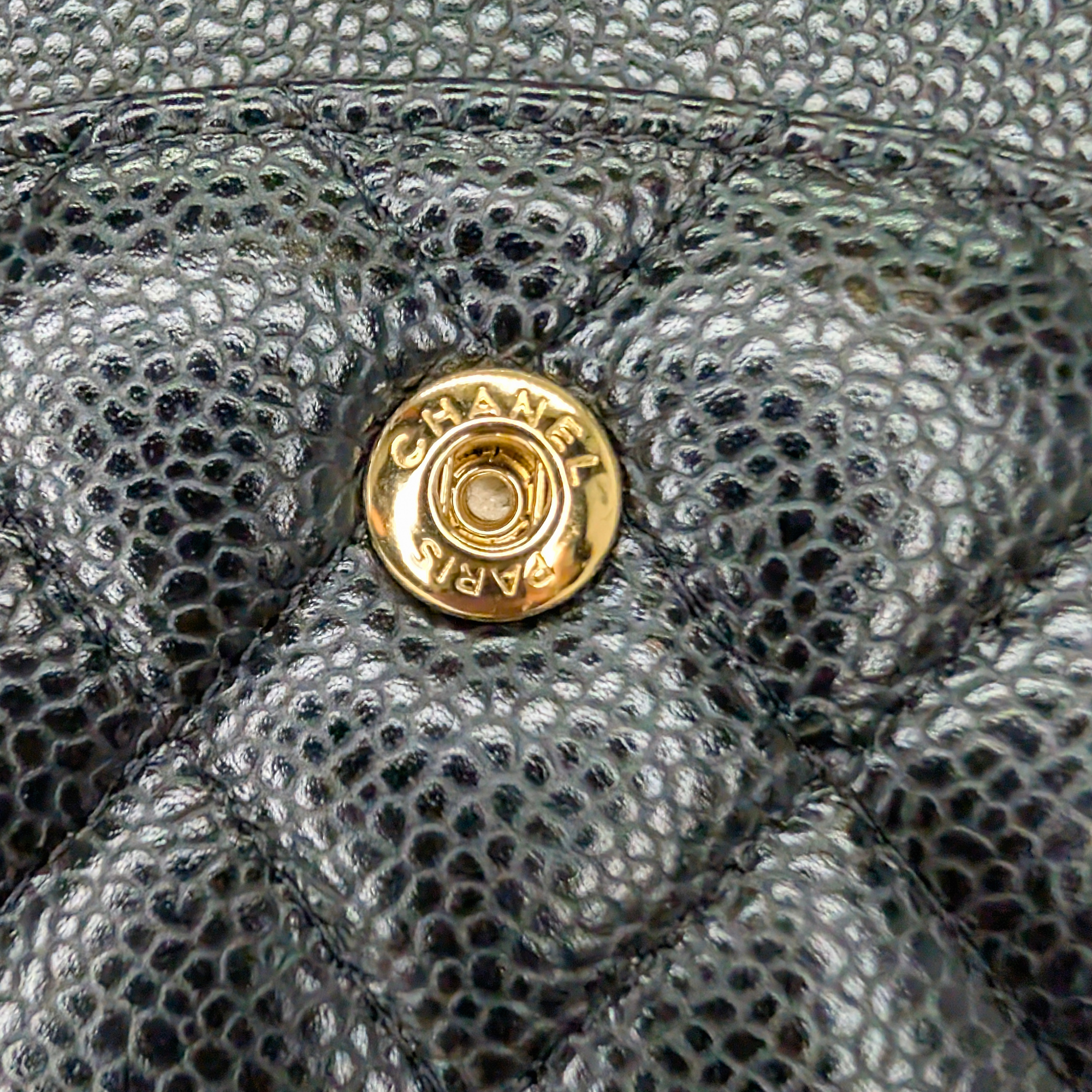 Chanel Classic Flap Bag Caviar Leather Medium Black (Microchip)