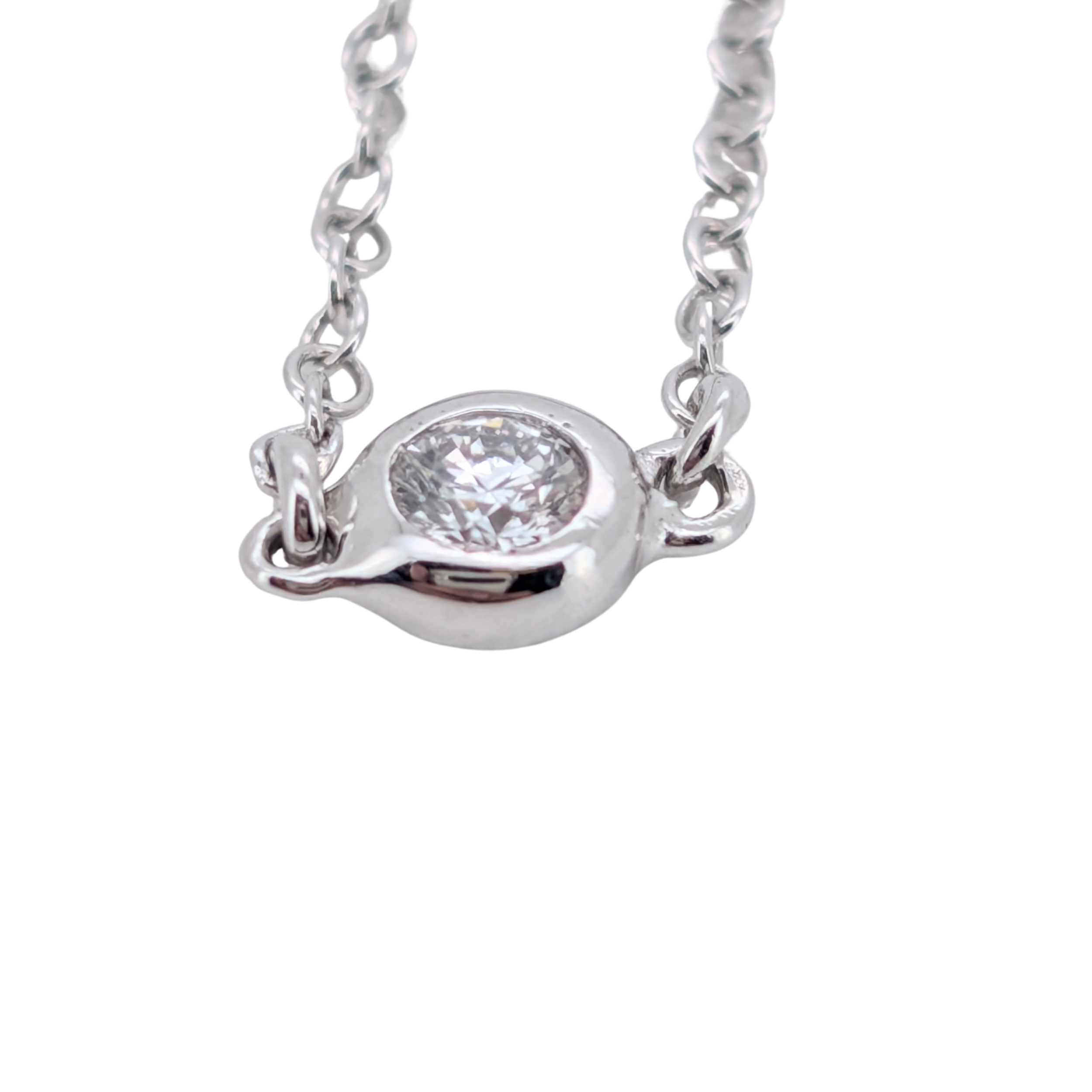 0.05Ct Natural Round Brilliant Diamond Bezel Set Chain Ring In 18K White Gold