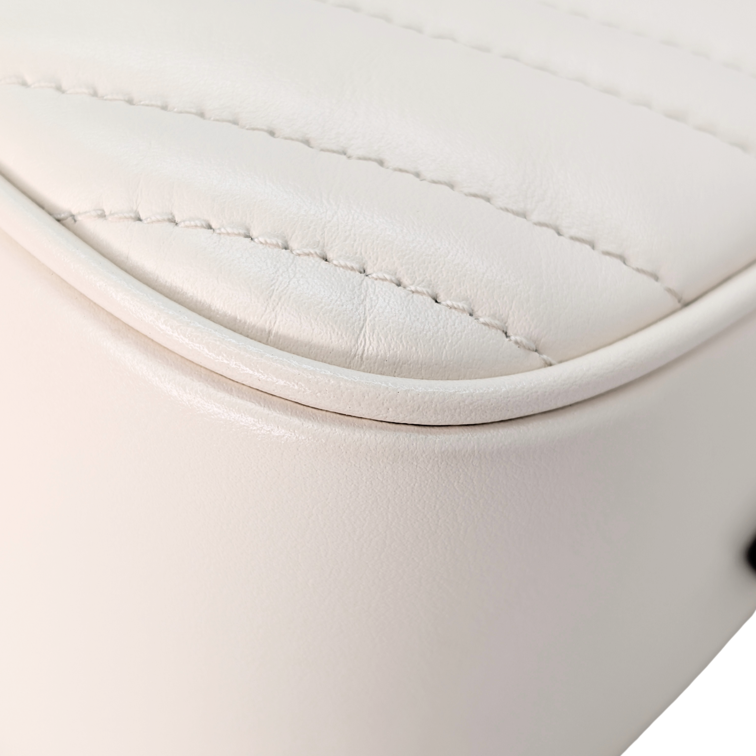 Gucci GG Marmont Small Camera Shoulder Bag White
