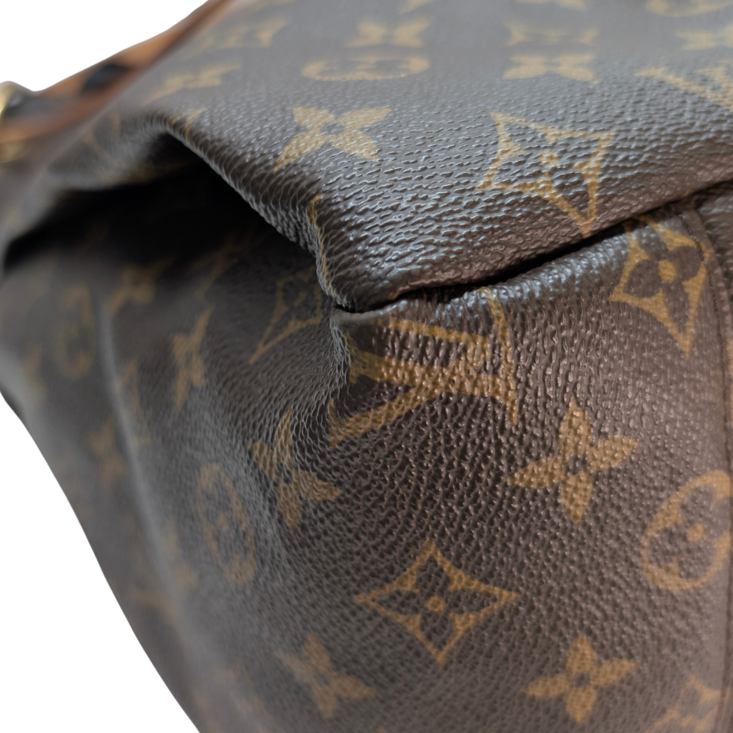 Louis Vuitton Artsy GM Monogram Shoulder Bag