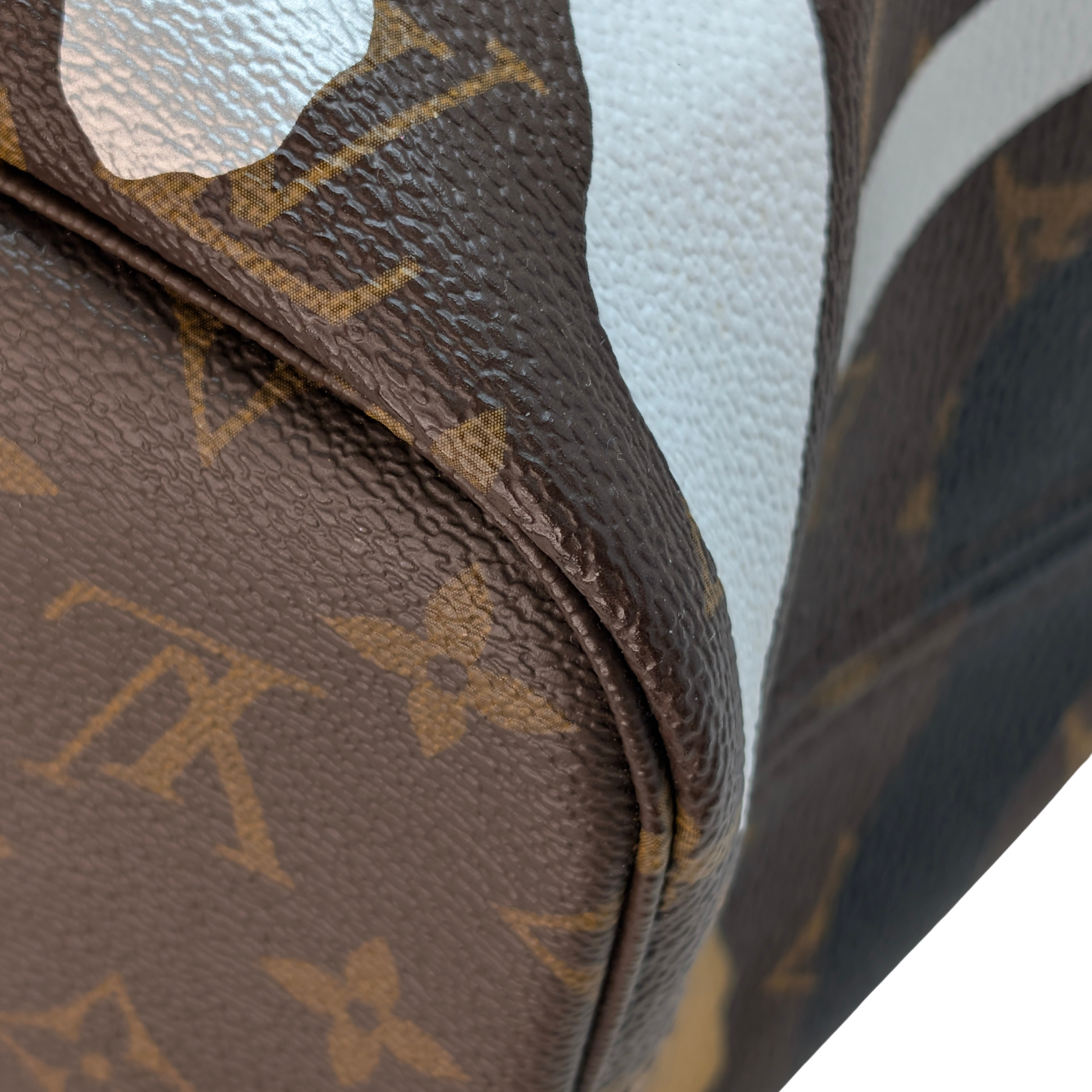 Louis Vuitton x LOL League of Legends Neverfull MM Limited Edition Bag