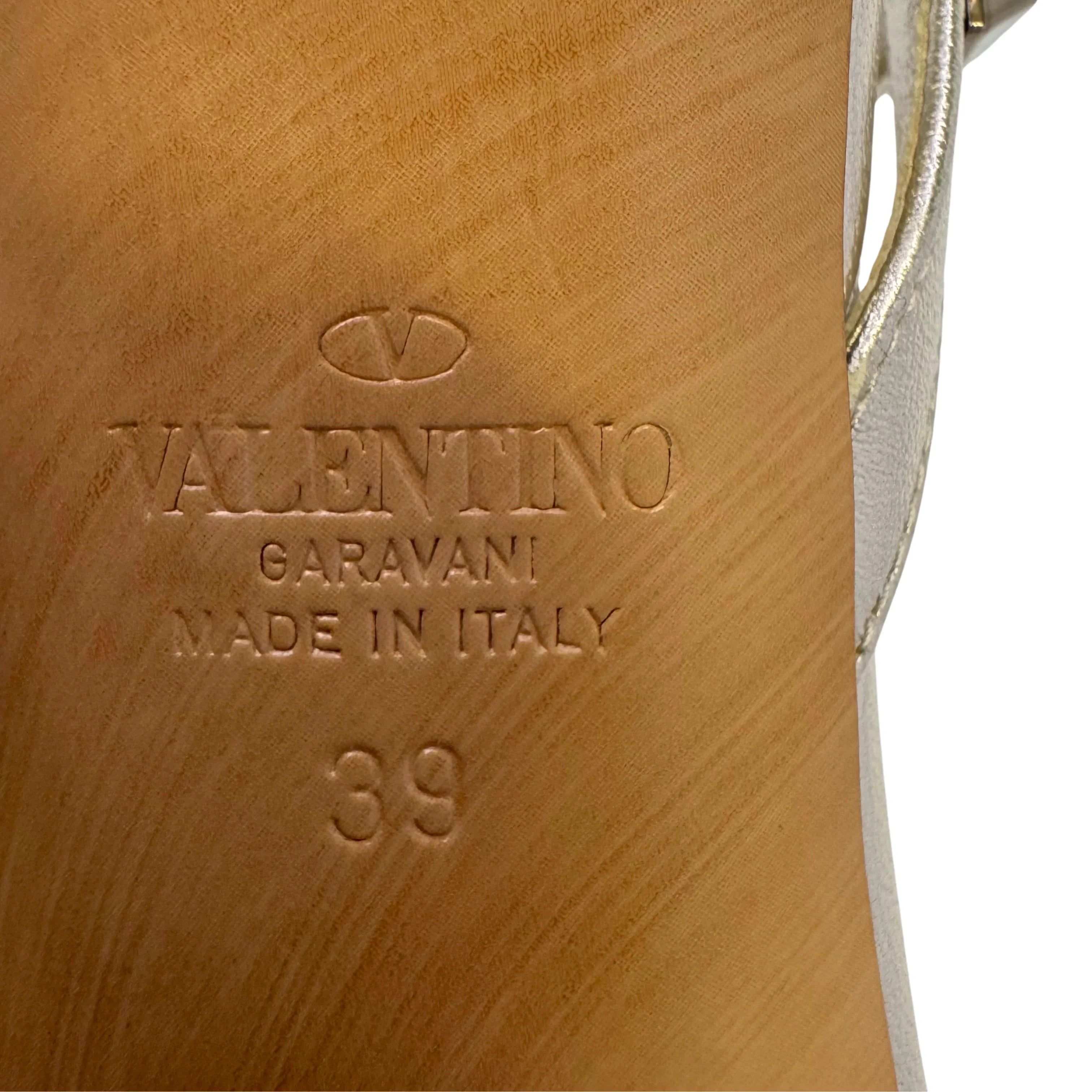 Valentino Metallic Nappa Rockstud T-Strap Slingback Sandals Heels, 39 - Lost Designer