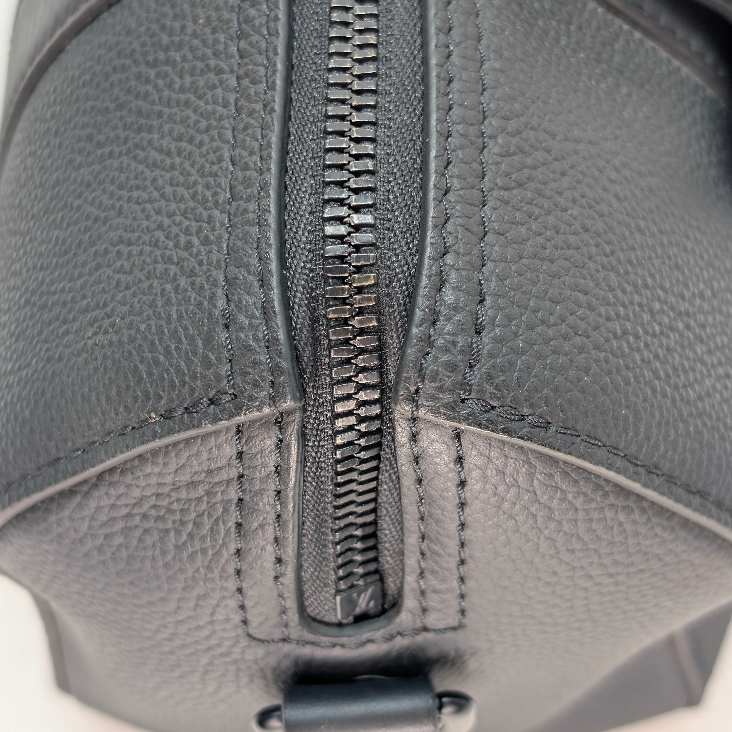 Louis Vuitton Aerogram City Keepall Grained Leather Black