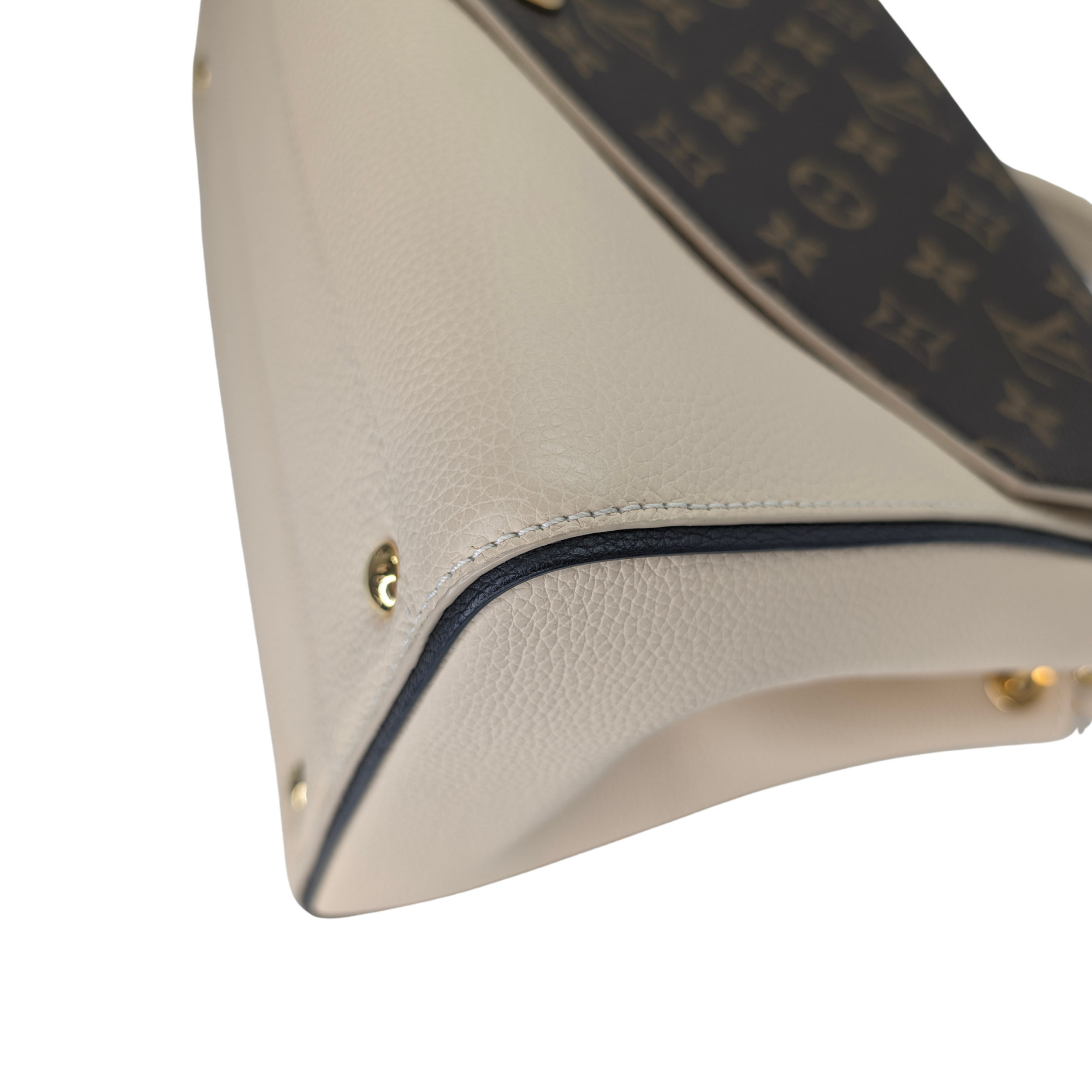 Louis Vuitton Double V Leather Bag Monogram Beige