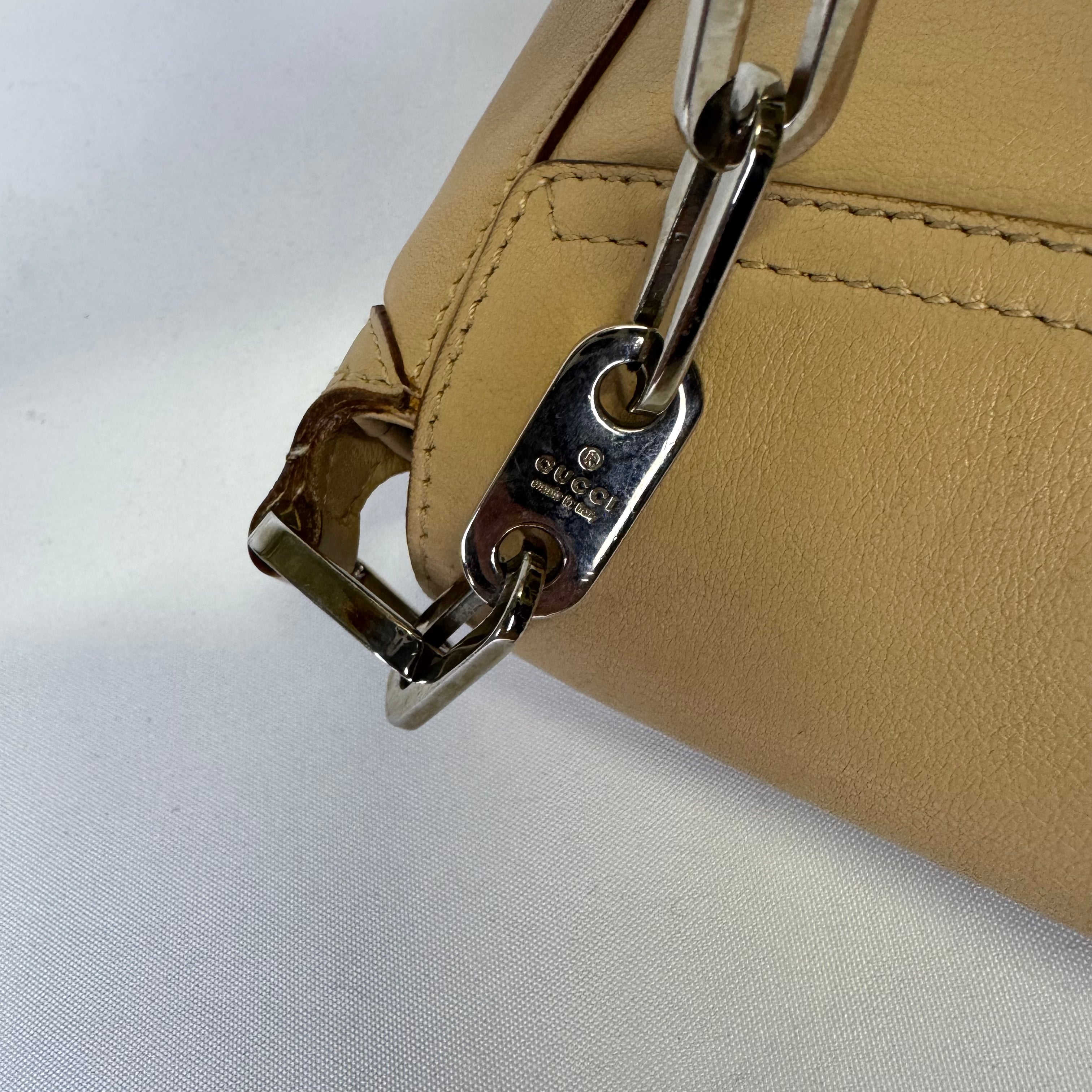 Gucci Chain Flap Shoulder Bag Leather beige - Lost Designer